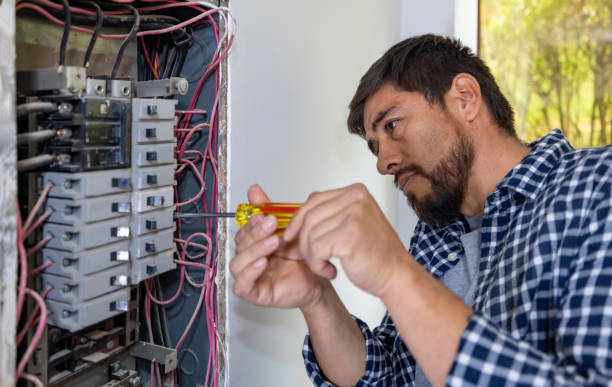 Best Affordable Emergency Electrician  in Como, MS